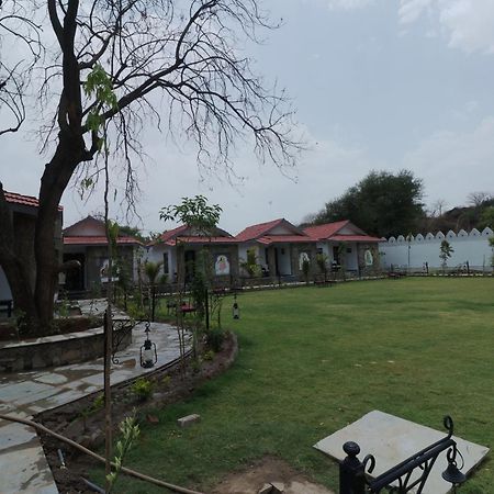 Keshav Resort Udaipur Esterno foto