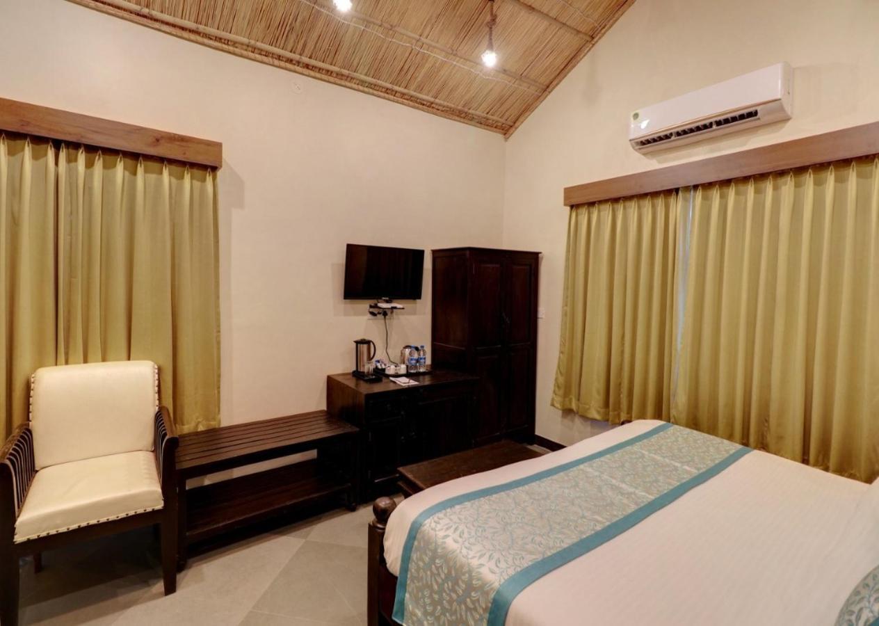 Keshav Resort Udaipur Esterno foto