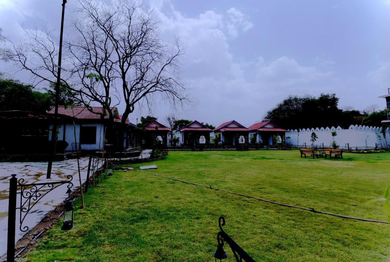 Keshav Resort Udaipur Esterno foto