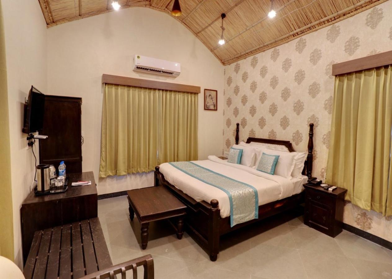 Keshav Resort Udaipur Esterno foto