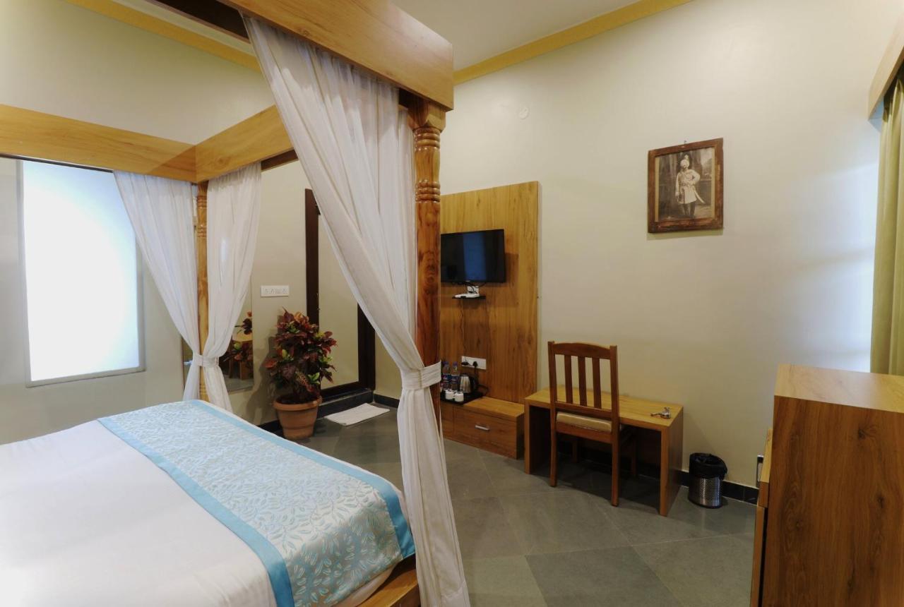 Keshav Resort Udaipur Esterno foto