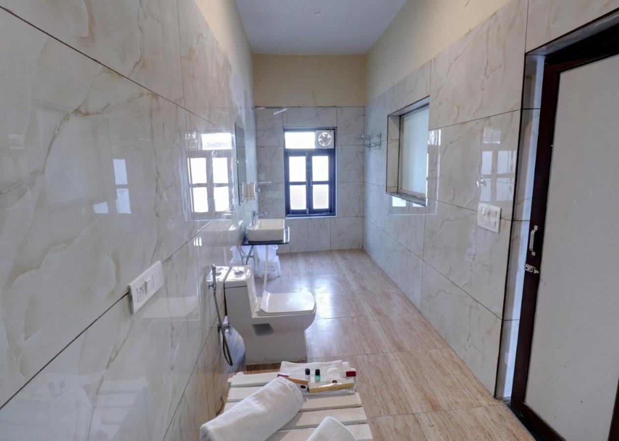 Keshav Resort Udaipur Esterno foto