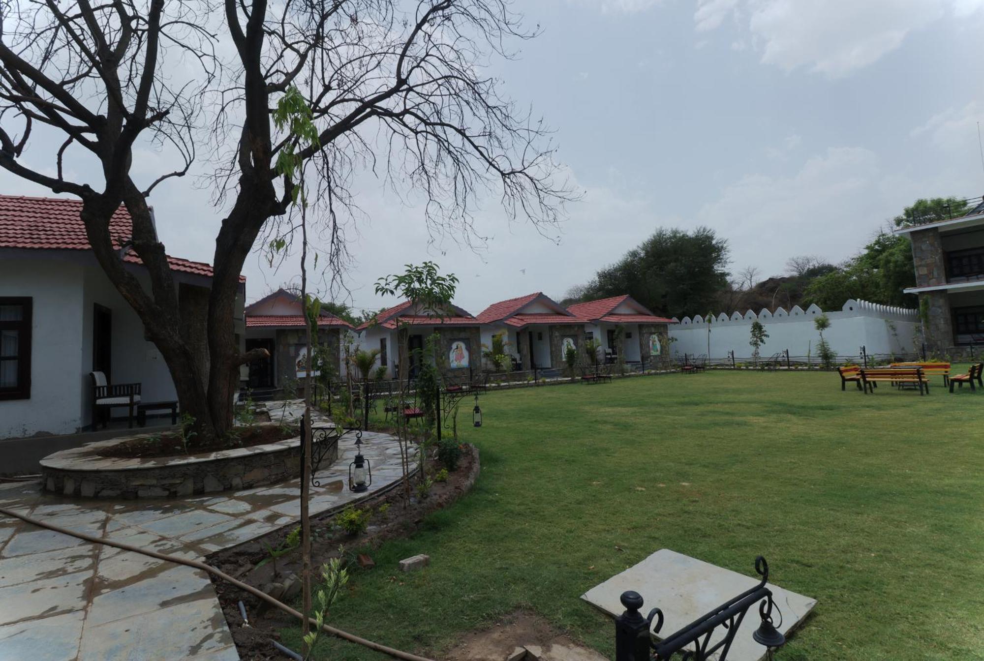 Keshav Resort Udaipur Esterno foto